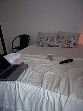 Insane Issa online show from February 27, 7:47 pm