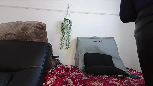 VANESSADDD online show from March 4, 3:48 pm