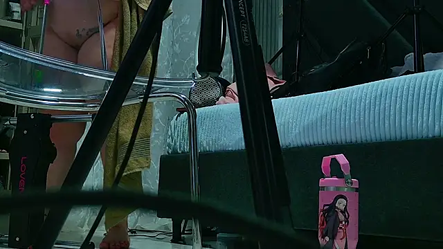 NathaxaLeans online show from November 17, 12:22 pm