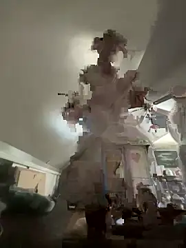 Snapshot of SummerBlueMoon chatting on February 23, 11:13 pm SummerBlueMoon online show from February 23, 11:13 pm