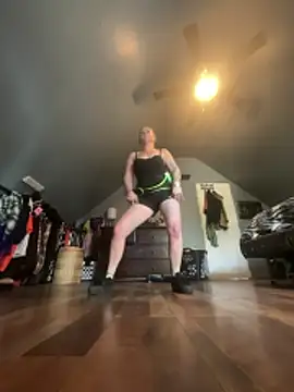 Snapshot of SummerBlueMoon chatting on March 4, 10:16 pm SummerBlueMoon online show from March 4, 10:16 pm