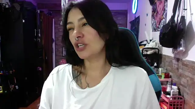 AngelaQueen  online show from January 16, 5:17 pm