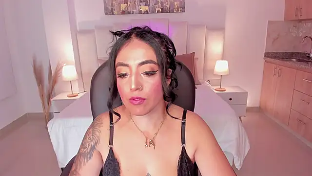 Snapshot of kim_thompson_1 chatting on October 6, 11:07 am kim thompson 1 online show from October 6, 11:07 am