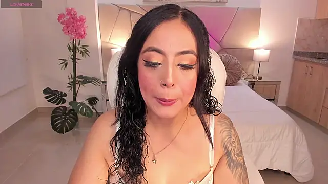 Snapshot of kim_thompson_1 chatting on November 5, 11:10 am kim thompson 1 online show from November 5, 11:10 am