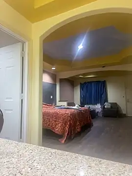 Snapshot of SlimBeenBadd1981 chatting on February 26, 7:53 am SlimBeenBadd1981 online show from February 26, 7:53 am