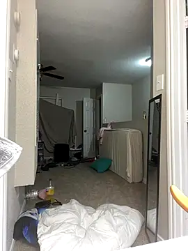 Snapshot of SlimBeenBadd1981 chatting on December 2, 9:36 am SlimBeenBadd1981 online show from December 2, 9:36 am