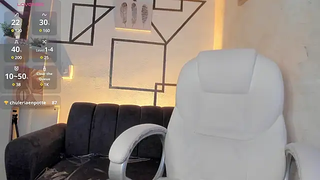 LunaBaker-1 online show from January 2, 10:01 pm