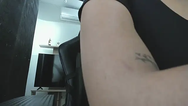 LunaBaker-1 online show from September 28, 7:30 pm