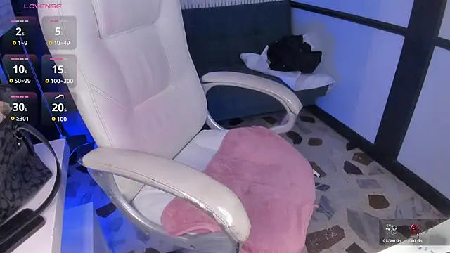 LunaBaker-1 online show from March 28, 5:07 am