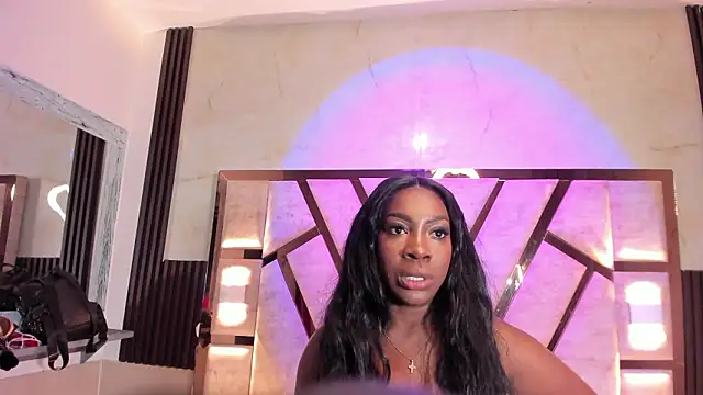 Athenea Mills online show from February 6, 6:44 pm