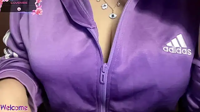 Snapshot of Sportybabe chatting on April 7, 8:20 pm Sportybabe online show from April 7, 8:20 pm
