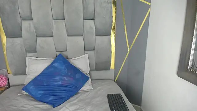 SalommeeT online show from February 7, 1:04 am