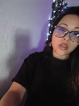 Snapshot of persefone_core chatting on February 21, 1:28 am persefone core online show from February 21, 1:28 am