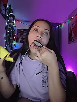 Snapshot of persefone_core chatting on March 18, 9:40 pm persefone core online show from March 18, 9:40 pm