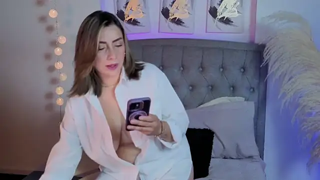 Snapshot of Isabella_lt chatting on September 25, 11:25 am Isabella lt online show from September 25, 11:25 am