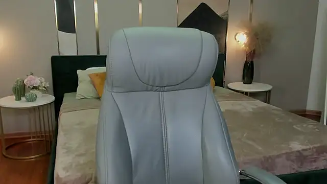 Snapshot of anita_blairr chatting on February 23, 1:14 am anita blairr online show from February 23, 1:14 am