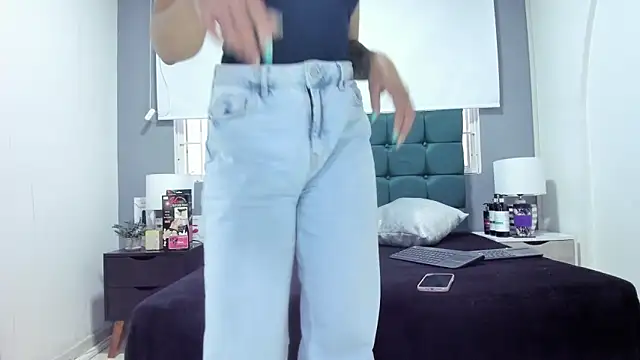 Snapshot of charlott_lens chatting on October 10, 9:58 pm charlott lens online show from October 10, 9:58 pm