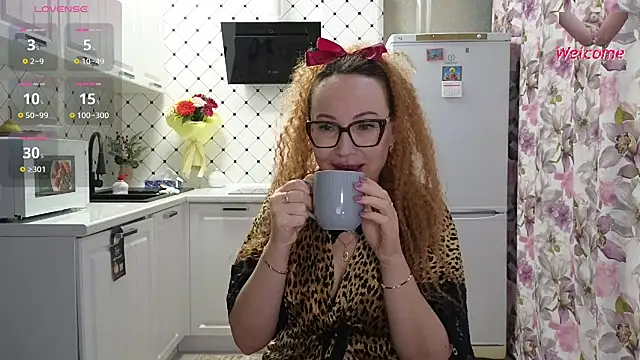 Snapshot of LybovNTV chatting on February 22, 12:12 am LybovNTV online show from February 22, 12:12 am