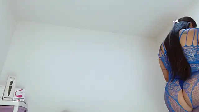 sashacreamy  online show from October 8, 4:21 am