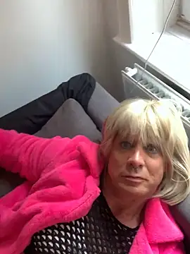 Snapshot of hoerige-masonutte chatting on October 1, 3:40 pm hoerige-masonutte online show from October 1, 3:40 pm