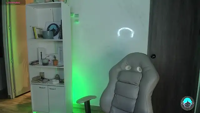 sofi elfqueen online show from March 1, 4:26 am