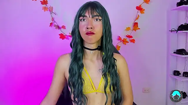Snapshot of sofi_elfqueen chatting on March 2, 1:08 am sofi elfqueen online show from March 2, 1:08 am