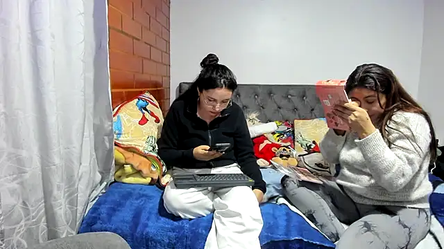  girls on fire  online show from December 22, 11:02 pm