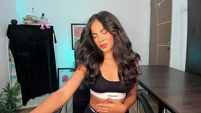 camille-rose online show from April 26, 5:10 pm