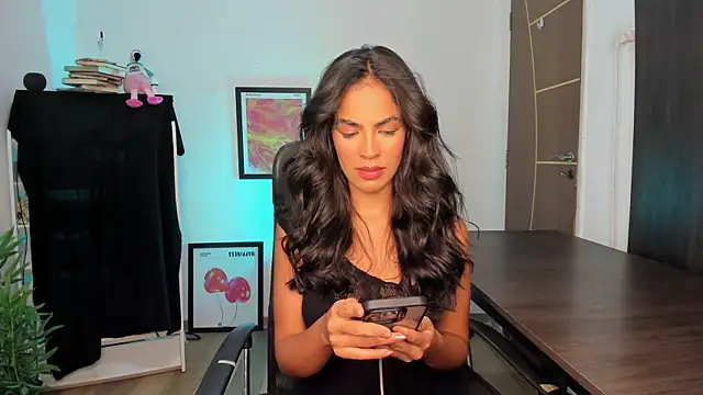 camille-rose online show from April 30, 9:08 pm