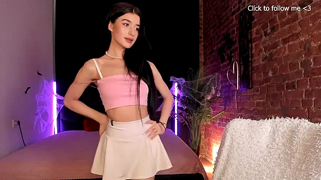 LauraCoy online show from October 27, 2:10 pm