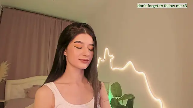 LauraCoy online show from February 17, 8:48 pm