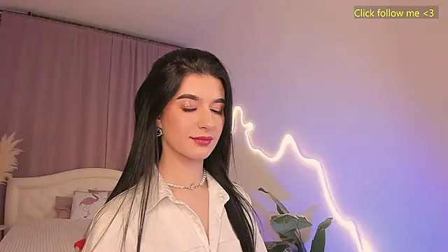 LauraCoy online show from March 18, 8:45 pm