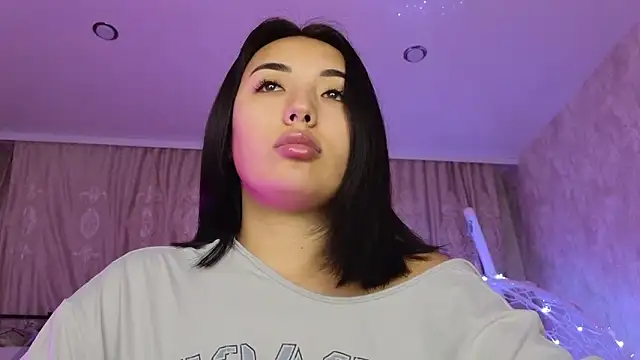 lily  foster online show from February 17, 2:52 am