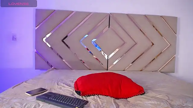 Raven foxter1 online show from February 9, 8:02 pm