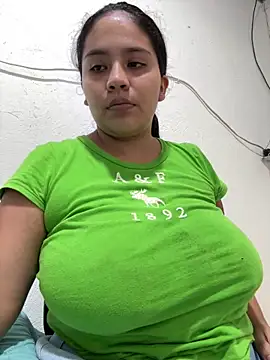 moncerrat luna online show from May 5, 8:39 pm