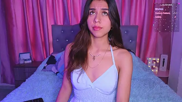 Emiily Scott1 online show from November 26, 5:58 pm