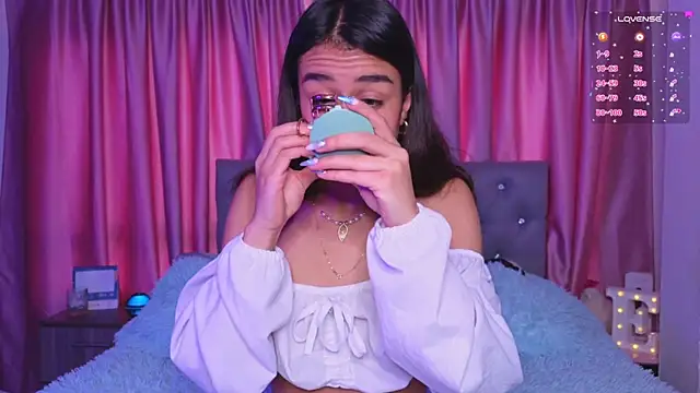 Emiily Scott1 online show from December 5, 2:47 pm