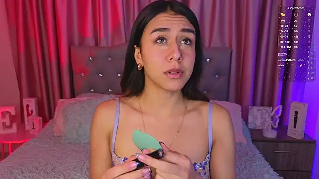 Emiily Scott1 online show from July 8, 2:49 am