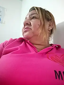 Snapshot of HORNY_MATURE25 chatting on April 11, 4:00 pm HORNY MATURE25 online show from April 11, 4:00 pm