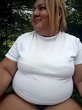 Snapshot of HORNY_MATURE25 chatting on April 12, 9:09 pm HORNY MATURE25 online show from April 12, 9:09 pm