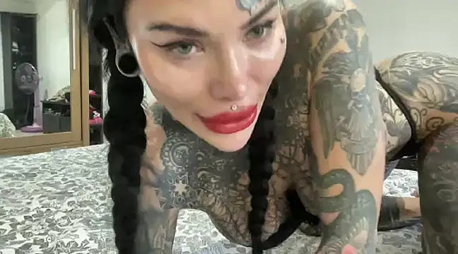 claudiacvc95 online show from December 7, 4:42 am