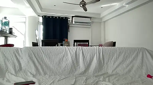 claudiacvc95 online show from February 9, 8:33 am