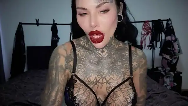 Snapshot of claudiacvc95 chatting on March 11, 5:13 am claudiacvc95 online show from March 11, 5:13 am