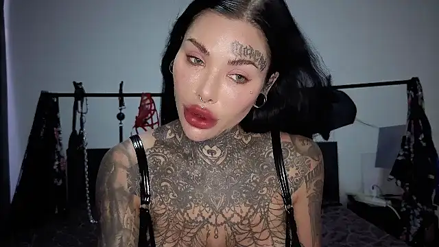 Snapshot of claudiacvc95 chatting on March 20, 4:06 am claudiacvc95 online show from March 20, 4:06 am