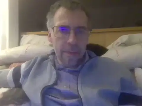 ptitcanard60600 online show from February 12, 10:48 pm