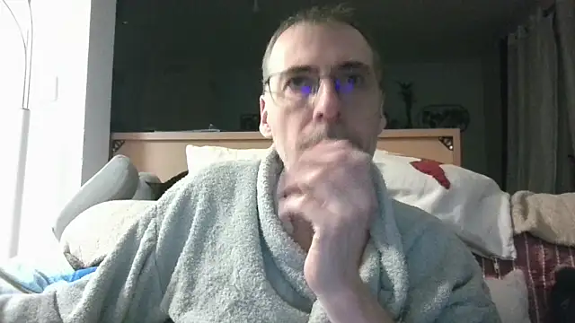 ptitcanard60600 online show from March 9, 9:30 pm