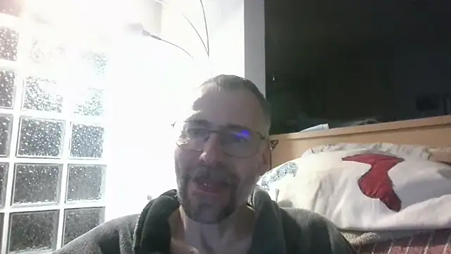 ptitcanard60600 online show from April 30, 11:42 pm