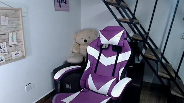 Snapshot of samantha_baby_ chatting on October 12, 4:28 pm samantha baby  online show from October 12, 4:28 pm