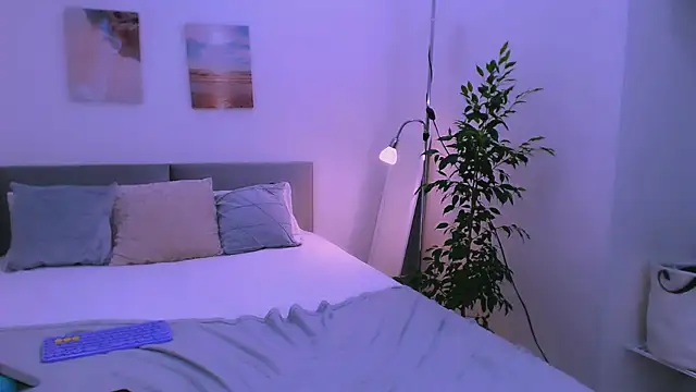 LesleySweet online show from December 20, 4:25 pm