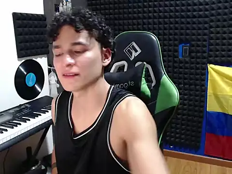 Curly Angel24 online show from July 18, 2:38 am